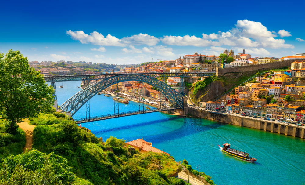 iStock-2159796175-1000x606 - World's Best Awards Edición España
