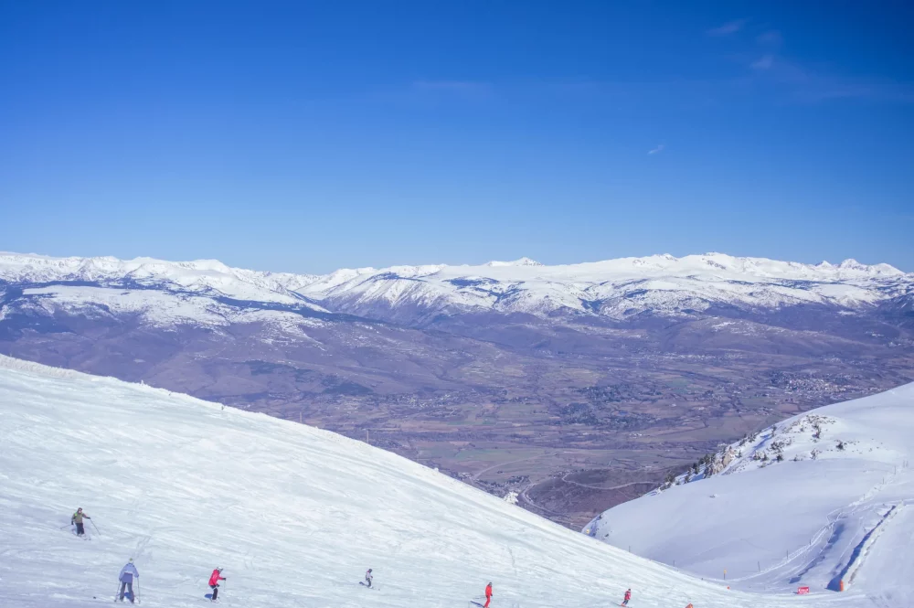 la-molina-girona-1000x665 - Las mejores estaciones de esquí del Pirineo catalán para Navidad