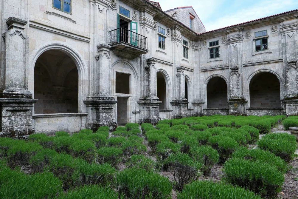 oseira-ourense-1000x667 - Hay cuatro nuevos Pueblos Bonitos de España: conócelos
