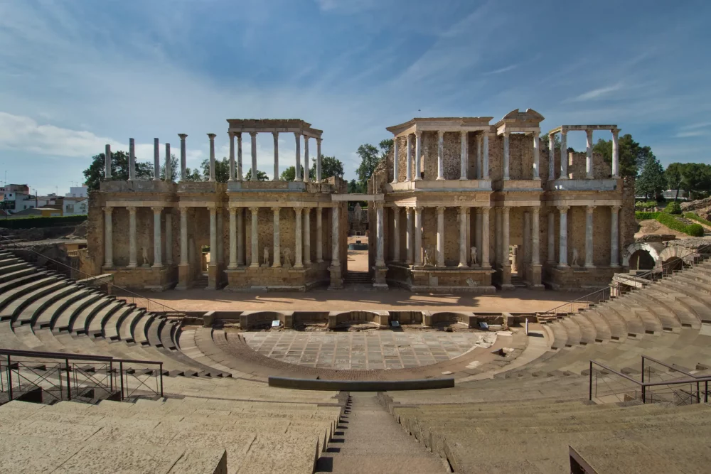 teatro-romano-merida-1000x667 - Los encantos de Mérida, una de las ciudades más bonitas de España