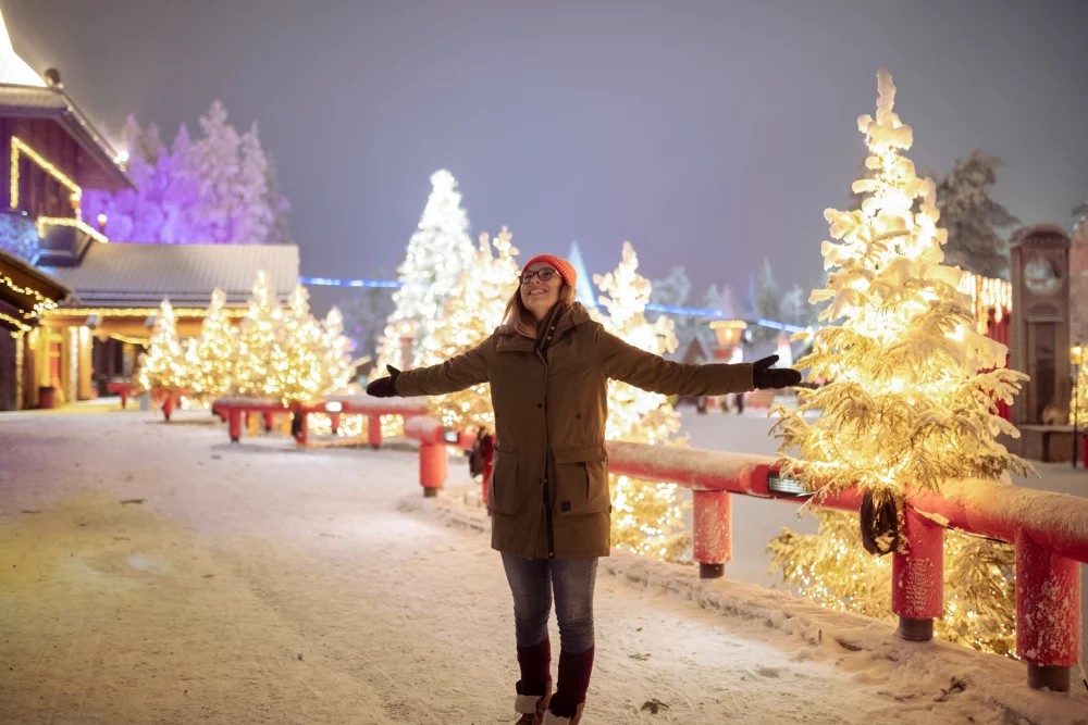 visita-al-pueblo-de-papa-noel-1000x667 - Destinos ideales para pasar la Navidad 