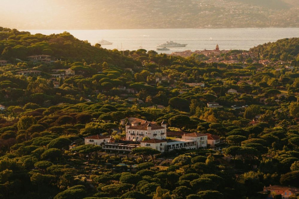 Un palacio frente al Mediterráneo: el nuevo hotel de The White Lotus está en la Riviera Francesa