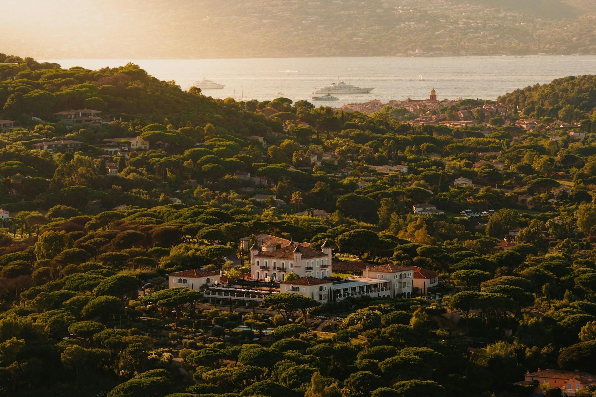 Un palacio frente al Mediterráneo: el nuevo hotel de The White Lotus está en la Riviera Francesa