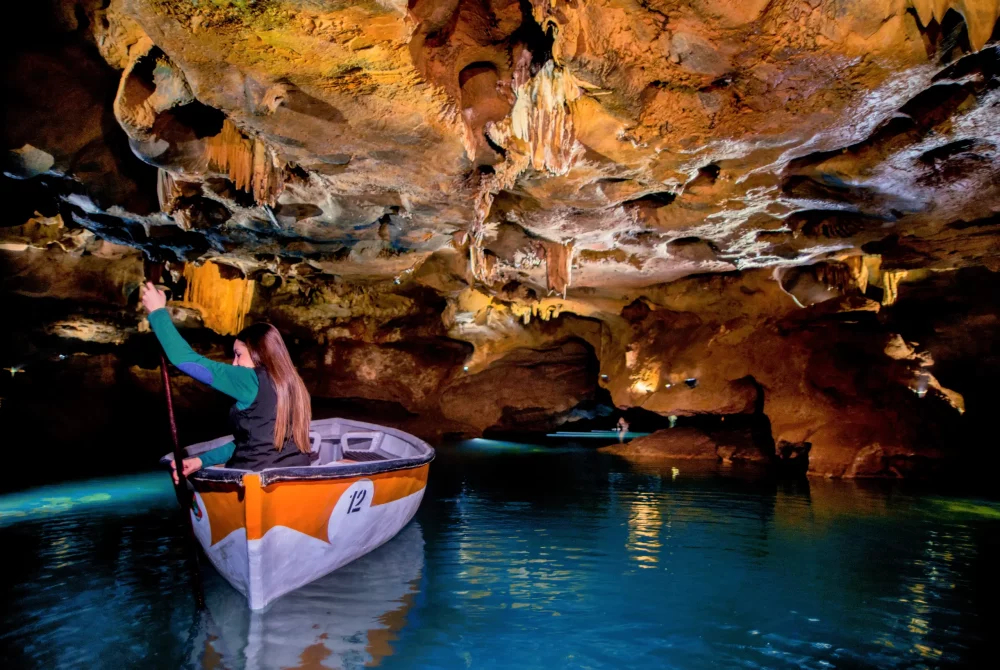 Descubre las Cuevas de Sant Josep, un monumento natural pegado al Mediterráneo