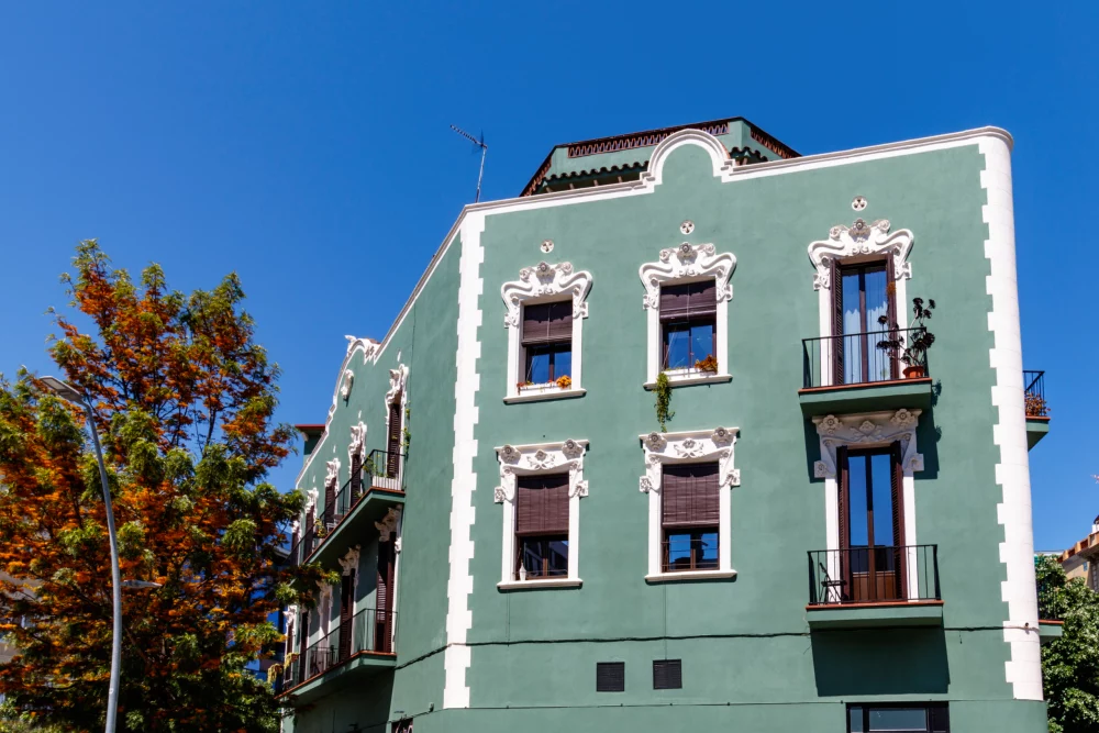 edificio-en-poblenou-1000x667 - Un barrio español, entre los mejores destinos del 'New York' Times para 2026