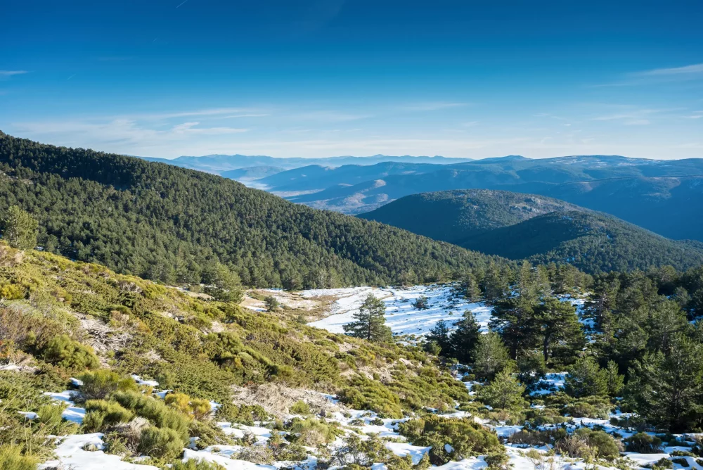 guadarrama-1000x668 - Los lugares especiales donde disfrutar de la nieve cerca de Madrid