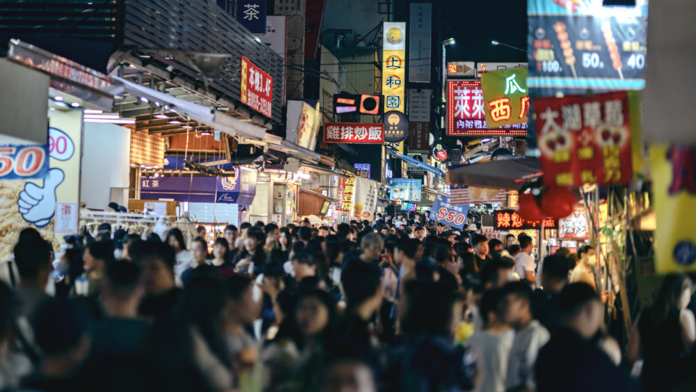 iStock-2217605461-1000x563 - Noctourism: por qué viajar de noche es la nueva tendencia en turismo
