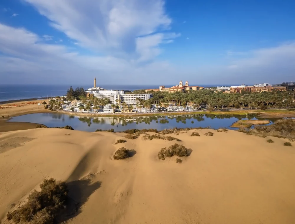 maspalomas-playa-1000x760 - Playas para Semana Santa: sol y mar cerca de España para el puente