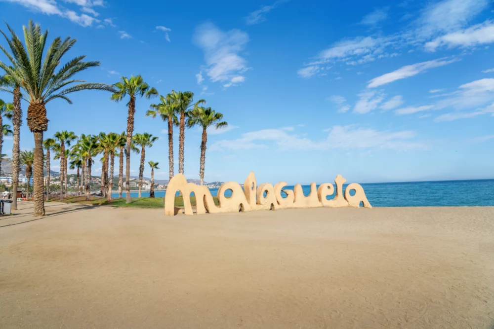 playa-de-la-malagueta-1-1000x667 - Mejores destinos de playa en Andalucía para familias 