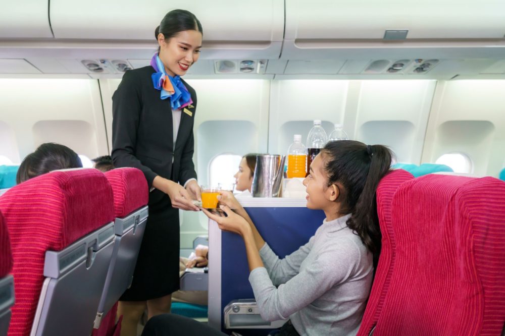 Una sobrecargo comparte los pequeños hábitos que te convierten en el pasajero favorito