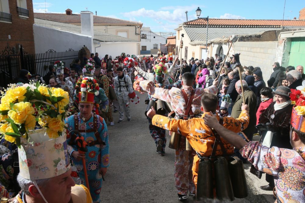 FIESTA_DE_LA_ENDIABLADA_EN_ALMONACID_DEL_MARQUESADO_46044609105-1000x667 - Visita "la Endiablada", una tradición muy especial que solo se vive en un pueblo de Cuenca