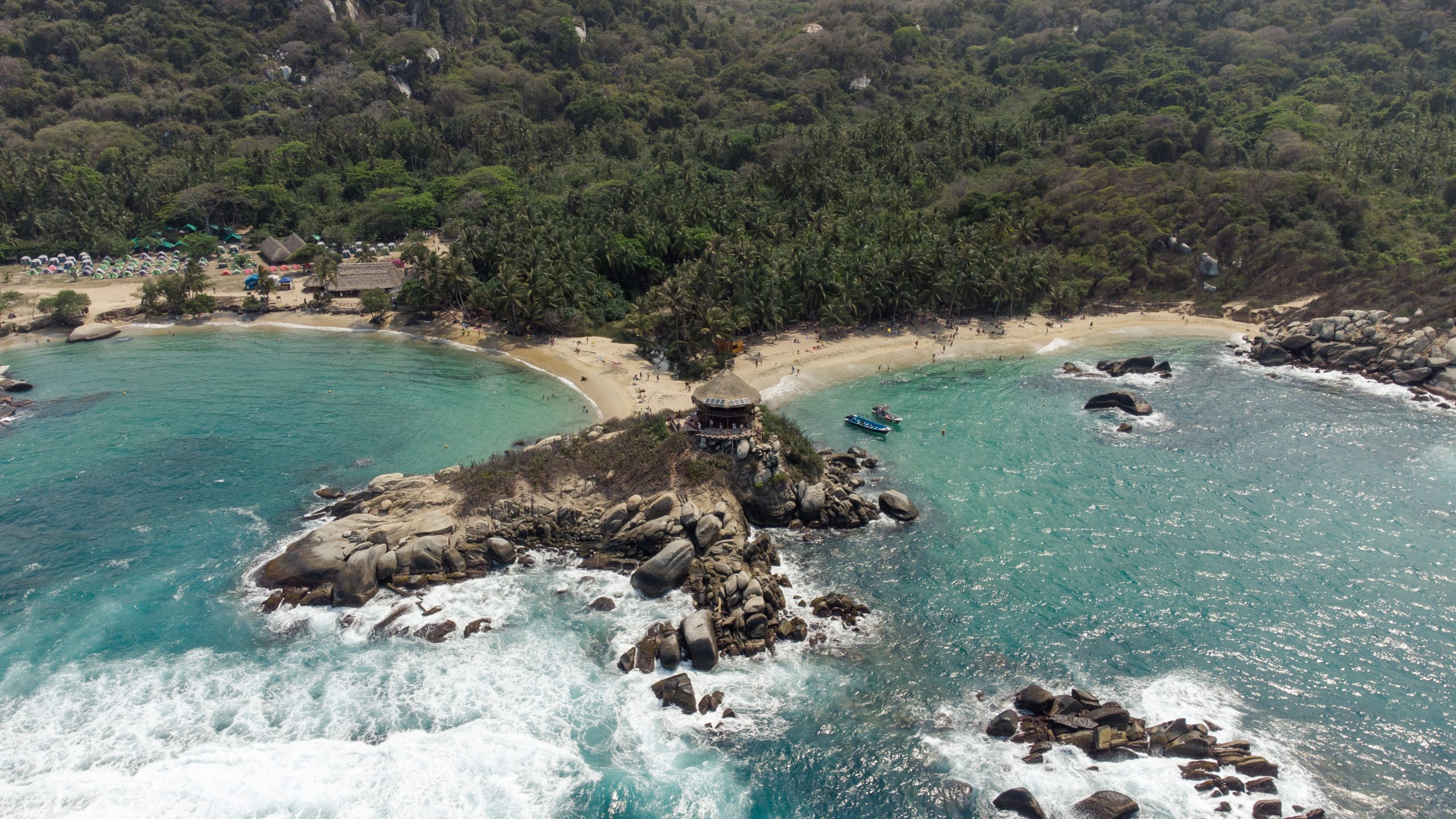 Cierra, por violencia e indefinidamente, Parque Tayrona en Colombia