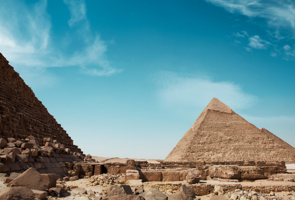 Piramides-1000x679 - Historia, espiritualidad y experiencias transformadoras, así es visitar Egipto