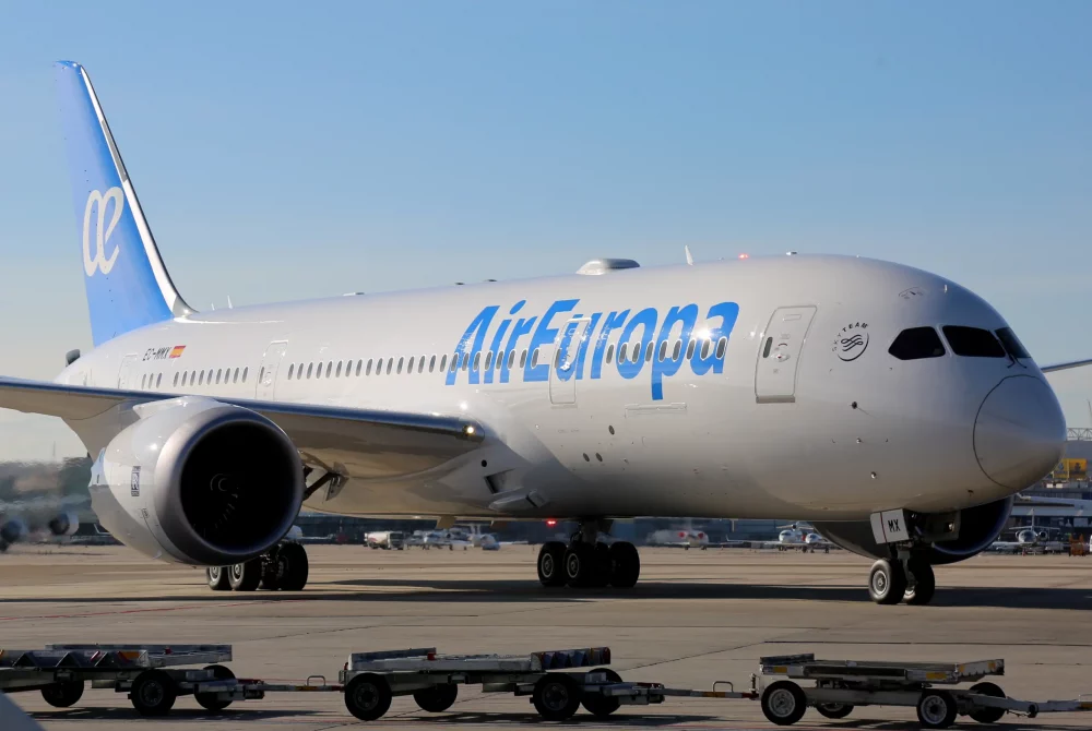 avion-air-europa-1000x670 - ¿Piensas volar a Cuba? El país se queda sin combustible para los aviones