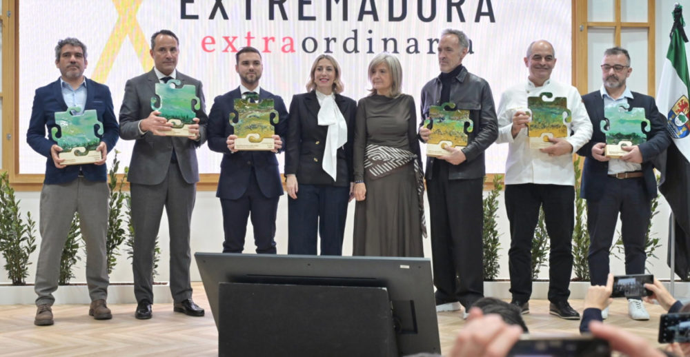 c_premio-1000x518 - 'Travel + Leisure España', premiada como "mejor revista de viajes" por la Junta de Extremadura