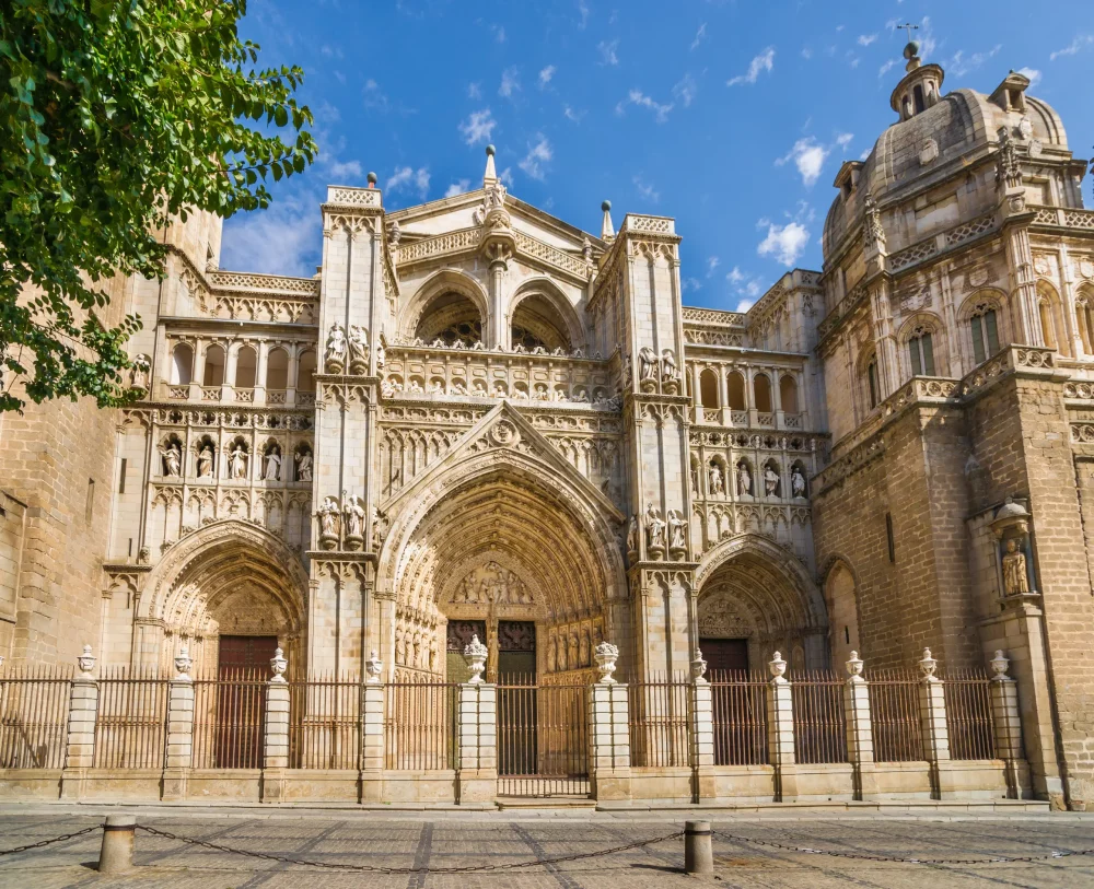 catedral-toledo-1000x813 - Toledo, la bella ciudad histórica a menos de una hora de Madrid