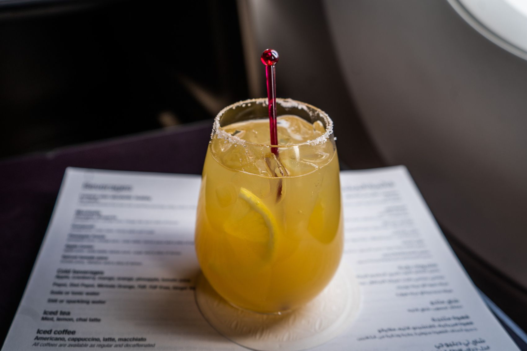 Los mejores cocteles para beber en un avión, según un mixólogo profesional, y qué evitar Los mejores cocteles para beber en un avión, según un mixólogo profesional, y qué evitar