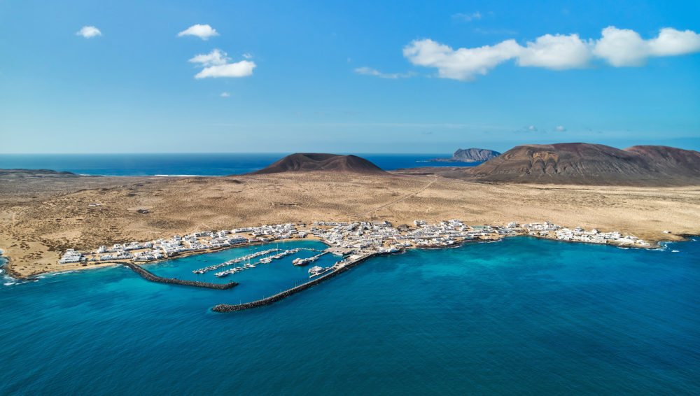 la-graciosa-canarias-1000x566 - 5 escapadas originales para pasar San Valentín con tu pareja por España
