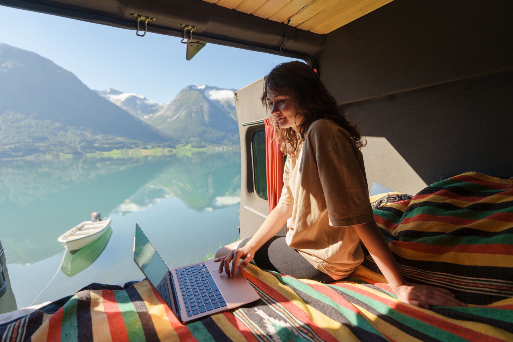 13 trabajos que te pagan por viajar por el mundo 13 trabajos que te pagan por viajar por el mundo
