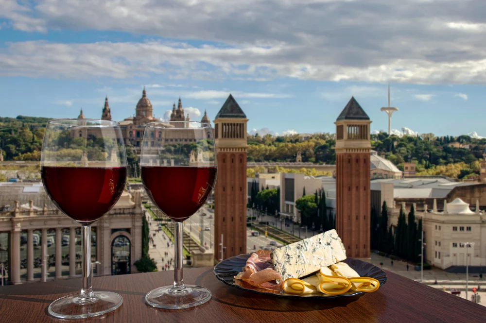 vino-y-tapa-barcelona-1000x665 - Barcelona Wine Week levanta el telón como epicentro del vino español 