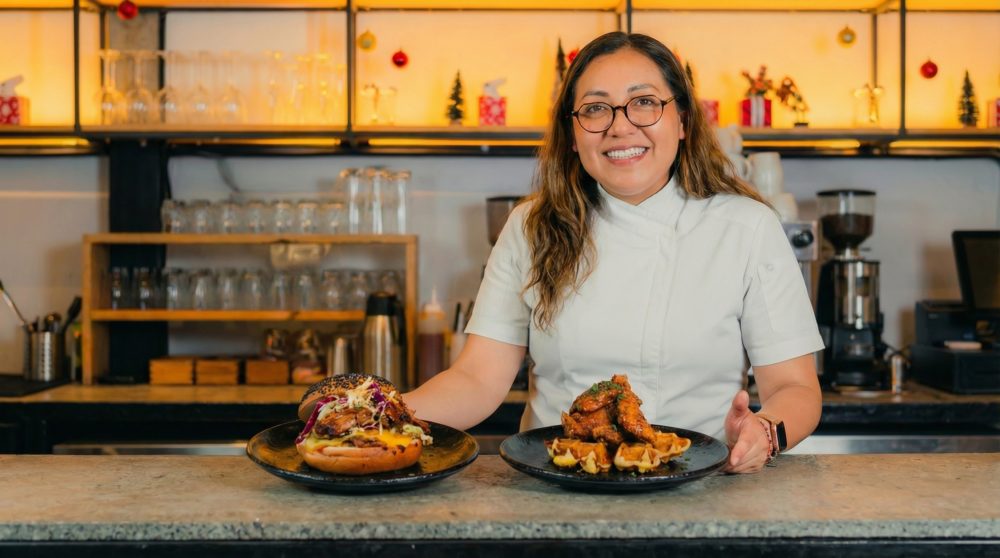 Ara-con-platos-final-1000x558 - W Mexico City presenta su Foodtruck con platillos internacionales rumbo a la Copa Mundial de la FIFA 2026 