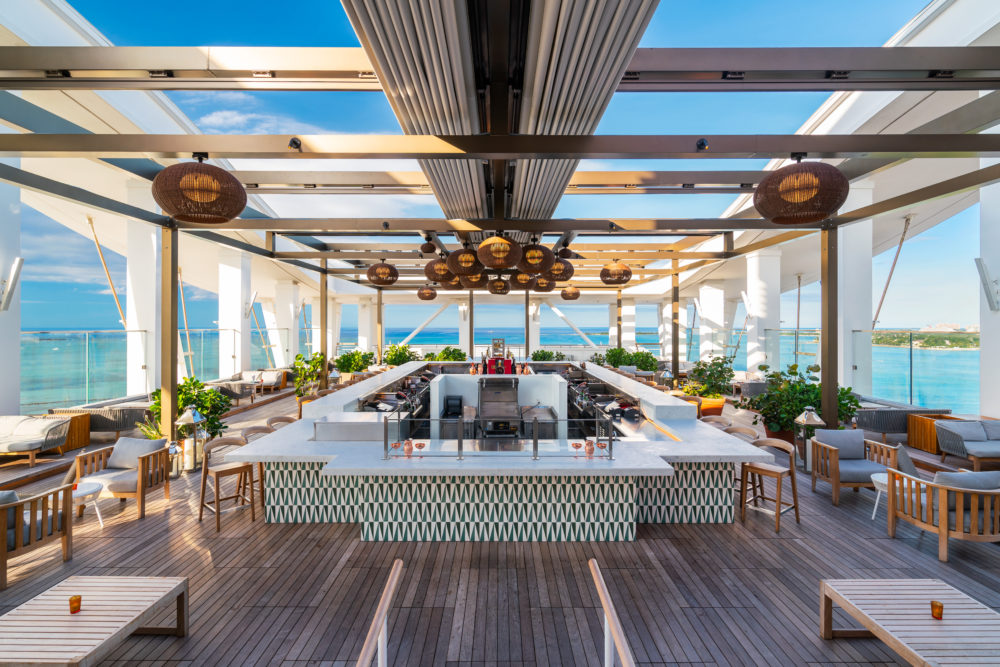 Copy-of-Final-30-Sky-Bar-Edit-HighRes-1000x667 - SLS Baha Mar, el resort que hará que te enamores de Nassau
