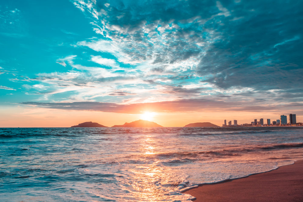 Sol, playa y alma histórica: Mazatlán, México
