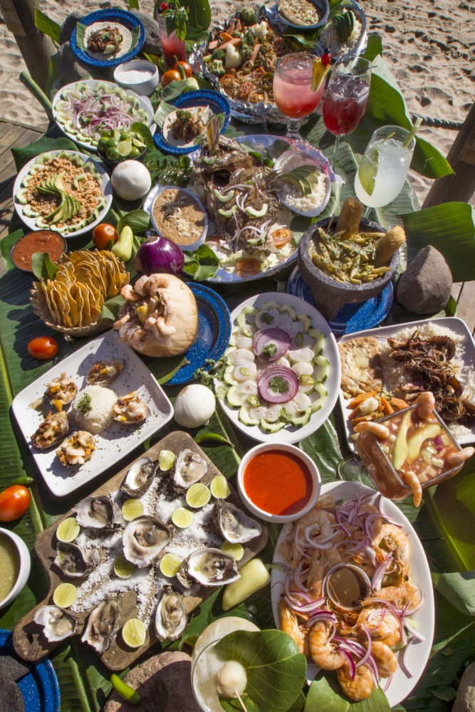 GASTRONOMIA-667x1000 - Sol, playa y alma histórica: Mazatlán, México