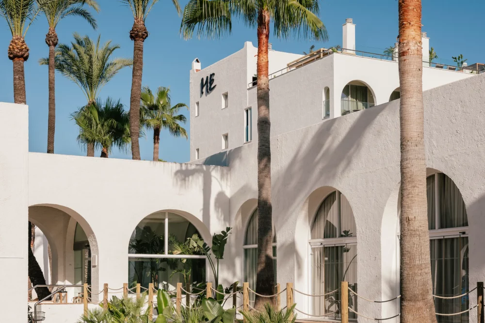 MELIA_MARBELLA_EXTERIOR_FULL_RES_11-1000x667 - ME Marbella, el nuevo icono del lujo vanguardista llega a la Costa del Sol