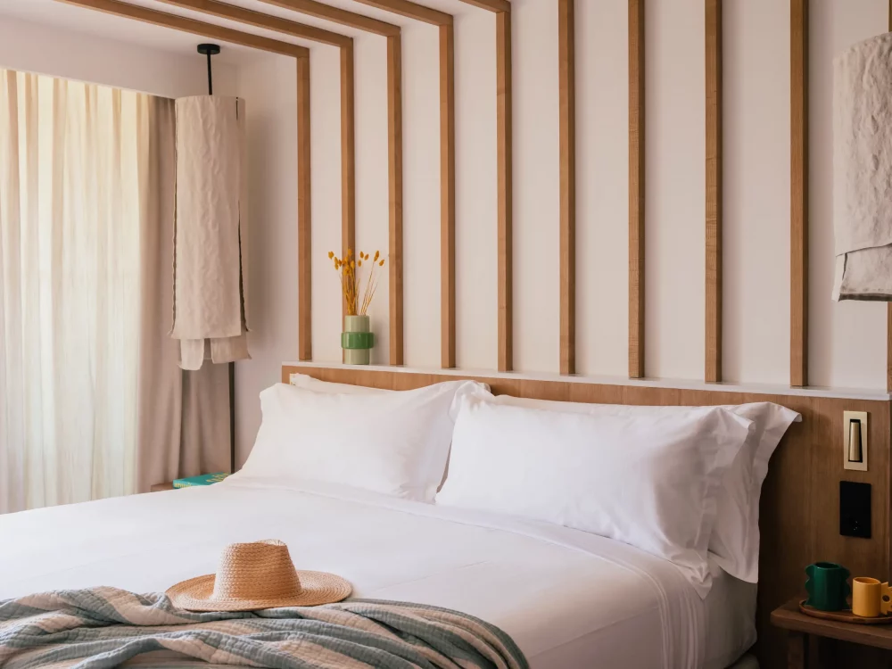 Superior-ME-Junior-Suite-Lateral-Sea-View-3-1000x750 - ME Marbella, el nuevo icono del lujo vanguardista llega a la Costa del Sol