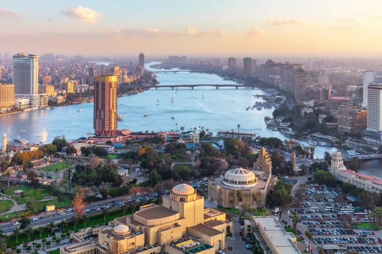 TAL-lead-cairo-egypt-skyline-EGYPTSAFETRAVEL0326-8a01793178af429dbe2a19896cdaf973 - Travel + Leisure en Español - Edición Colombia