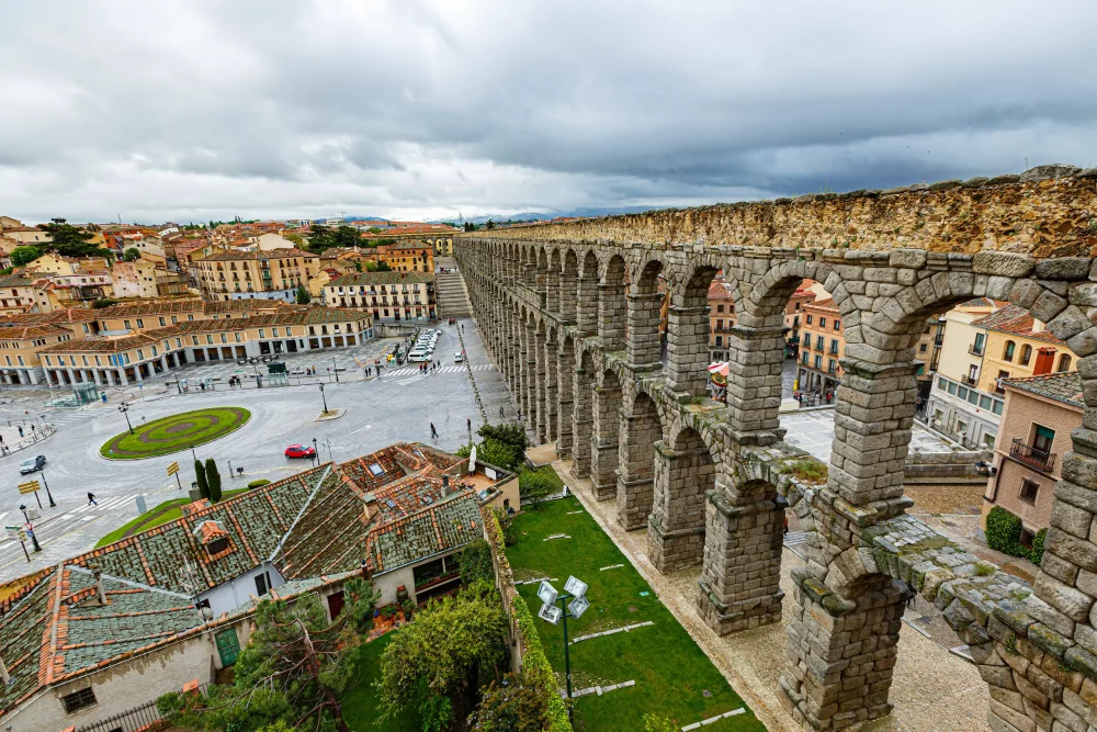 acueducto-segovia-1000x667 - Destinos de un día para pasar el Día del Padre