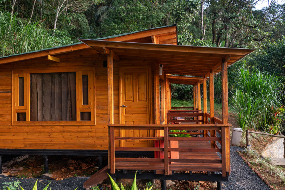 cabanas-ecolodge-La-Florida-el-bosque-de-las-aves-Valle-del-Cauca-Colombia-1000x665 - Aves de Colombia: reserva La Florida en el Valle del Cauca
