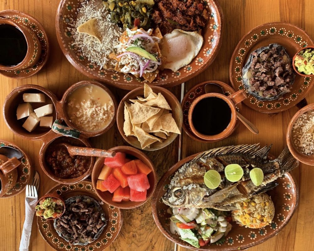 comida-1000x800 - Sol, playa y alma histórica: Mazatlán, México