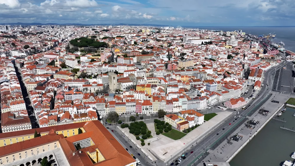 lisboa-portugal-1000x563 - 3 destinos para viajar en Semana Santa 2026