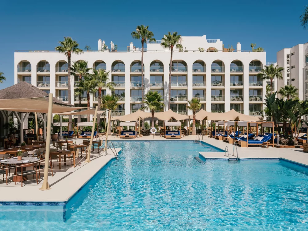 ME Marbella, el nuevo icono del lujo vanguardista llega a la Costa del Sol