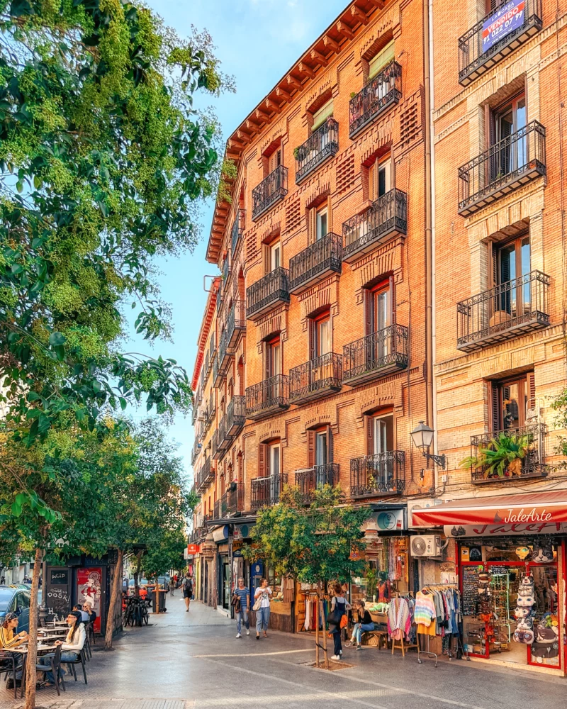 BARRIO-DE-LA-LATINA-3-4-2025-3@MADRIDDESTINO-800x1000 - Madrid: te faltan calles para descubrirla