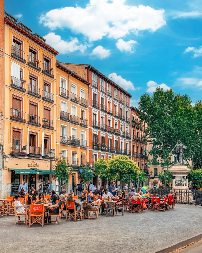 BARRIO-DE-LA-LATINA-PLAZA-DE-CASCORRO-3-4-2025-1@MADRIDDESTINO-800x1000 - Madrid: te faltan calles para descubrirla