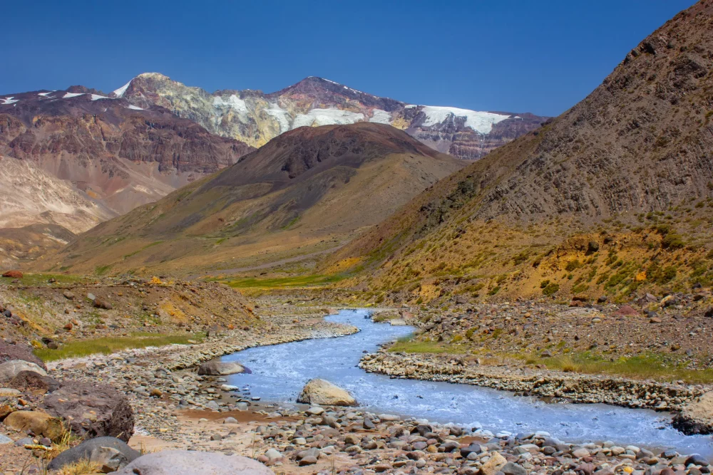cajon-maipo-1000x667 - ¿Dónde viajar en otoño en Chile?