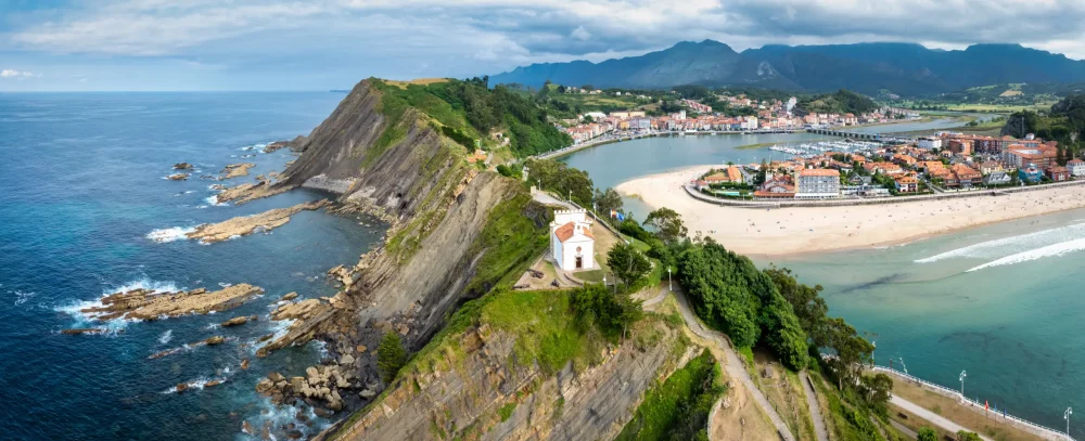 ¿Cuándo se celebran las carreras de caballos en Ribadesella?