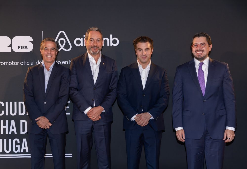 CDMX-FIFA-Airbnb-Press-Event-1-1000x682 - Exposición gratuita compuesta por 600 piezas de memorabilia futbolística de México