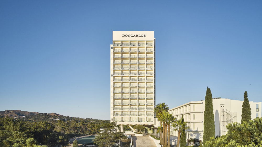 Don-Carlos-Marbella-2-1000x562 - Euro Summer en España 2026: 5 hoteles de lujo entre palacios, fincas y playas