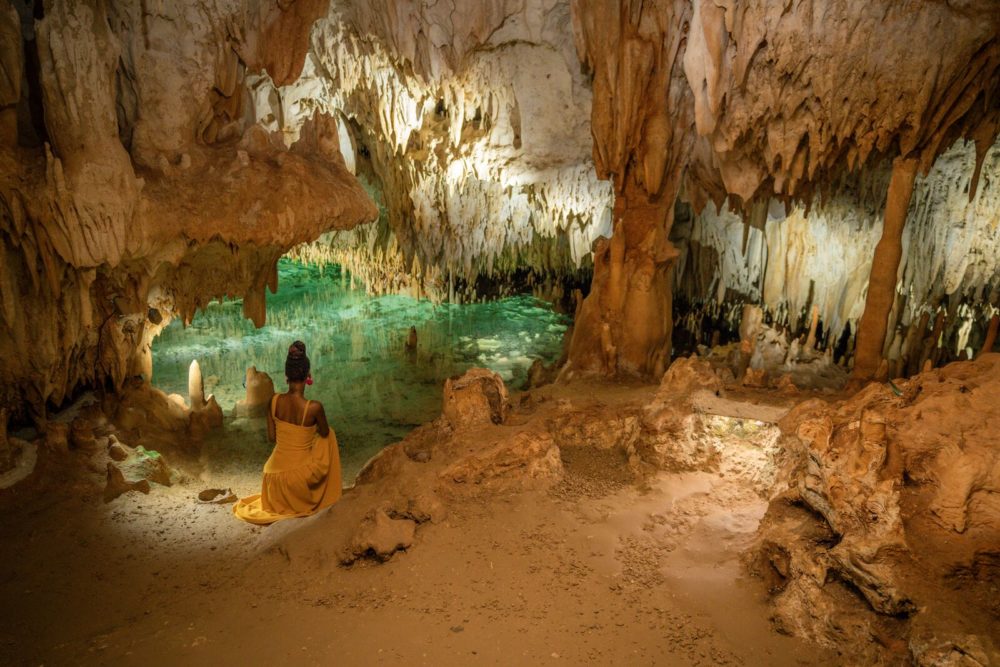 Large-Cayman_Crystal_Caves-02-1000x667 - Islas Caimán: el Caribe en su versión más refinada