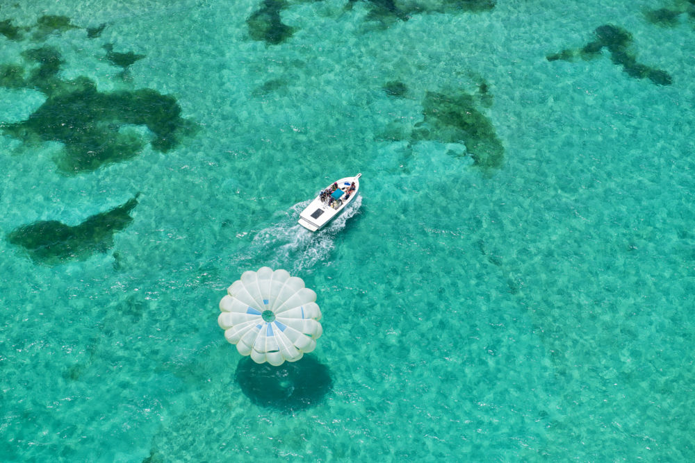 Parasailing-Punta-Cana-1-1000x667 - Esta es la mejor ruta para planear tu primer viaje a República Dominicana