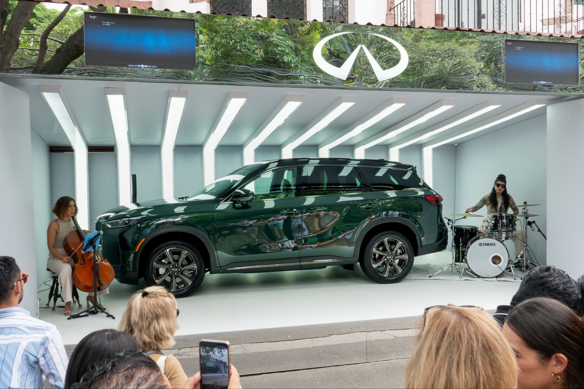 El primer encuentro antes del viaje: así debutó la nueva INFINITI QX60 El primer encuentro antes del viaje: así debutó la nueva INFINITI QX60