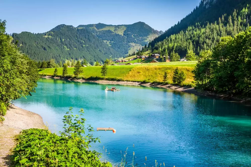 TAL-best-time-to-visit-LIECHTENSTEIN0724-78adea25740d4531947a5b1527736802-1000x667 - Este pequeño país europeo mide menos de 25 km de largo, pero alberga castillos medievales, pueblos alpinos y más