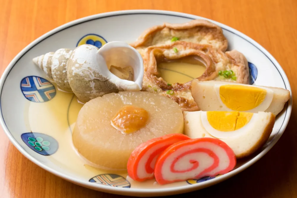 TAL-eat-kanazawa-oden-hot-pot-dish-KANAZAWAJAPAN0426-b45f2af25c044ec29ae31abb826150c7-1000x667 - Esta ciudad japonesa es una alternativa asequible a Kioto