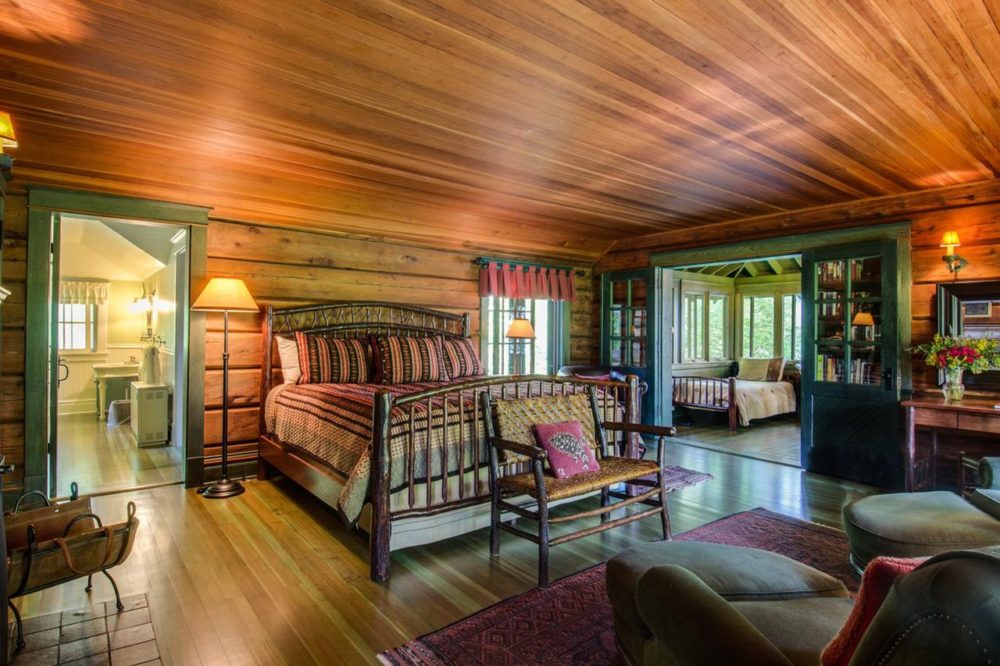 TAL-guest-room-stouts-island-lodge-red-cedar-lake-wisconsin-STOUTLODGE0524-0fdfd707d47a4c1fb53aef10bf7a4812-1000x666 - Stout’s Island Lodge: el hotel-isla escondido en Wisconsin donde puedes desconectarte por completo