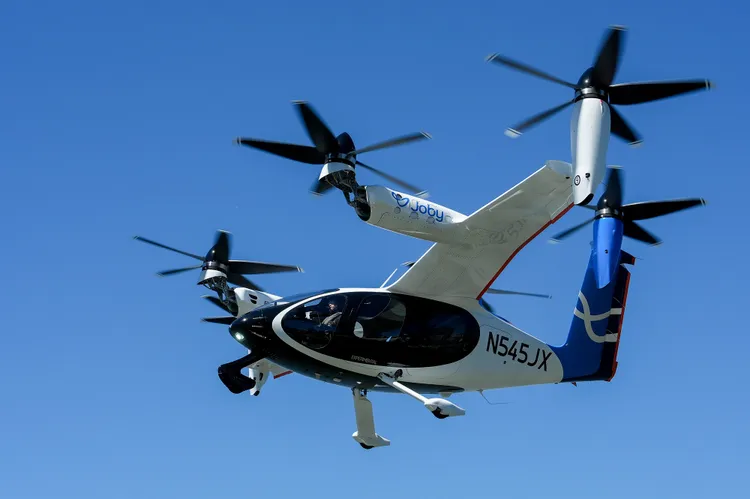 Nueva York ya prueba sus taxis voladores: el futuro del tráfico podría despegar desde JFK Nueva York ya prueba sus taxis voladores: el futuro del tráfico podría despegar desde JFK