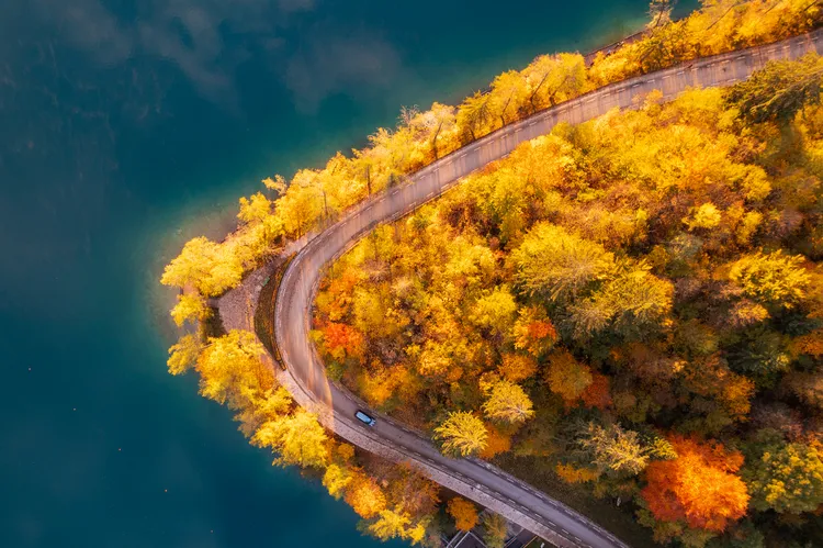 Carreteras entre lagos, montañas y cero estrés: el país europeo ideal para hacer roadtrip Carreteras entre lagos, montañas y cero estrés: el país europeo ideal para hacer roadtrip